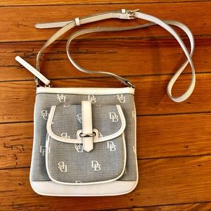 Dooney & Bourke crossbody purse